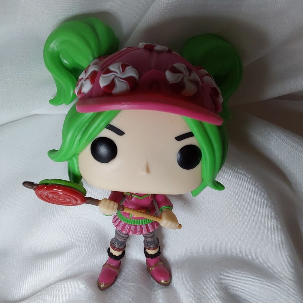 Funko Pop Fortnite Zoey #458 - Peppermint Candy Queen - 2019 Vinyl Figure
